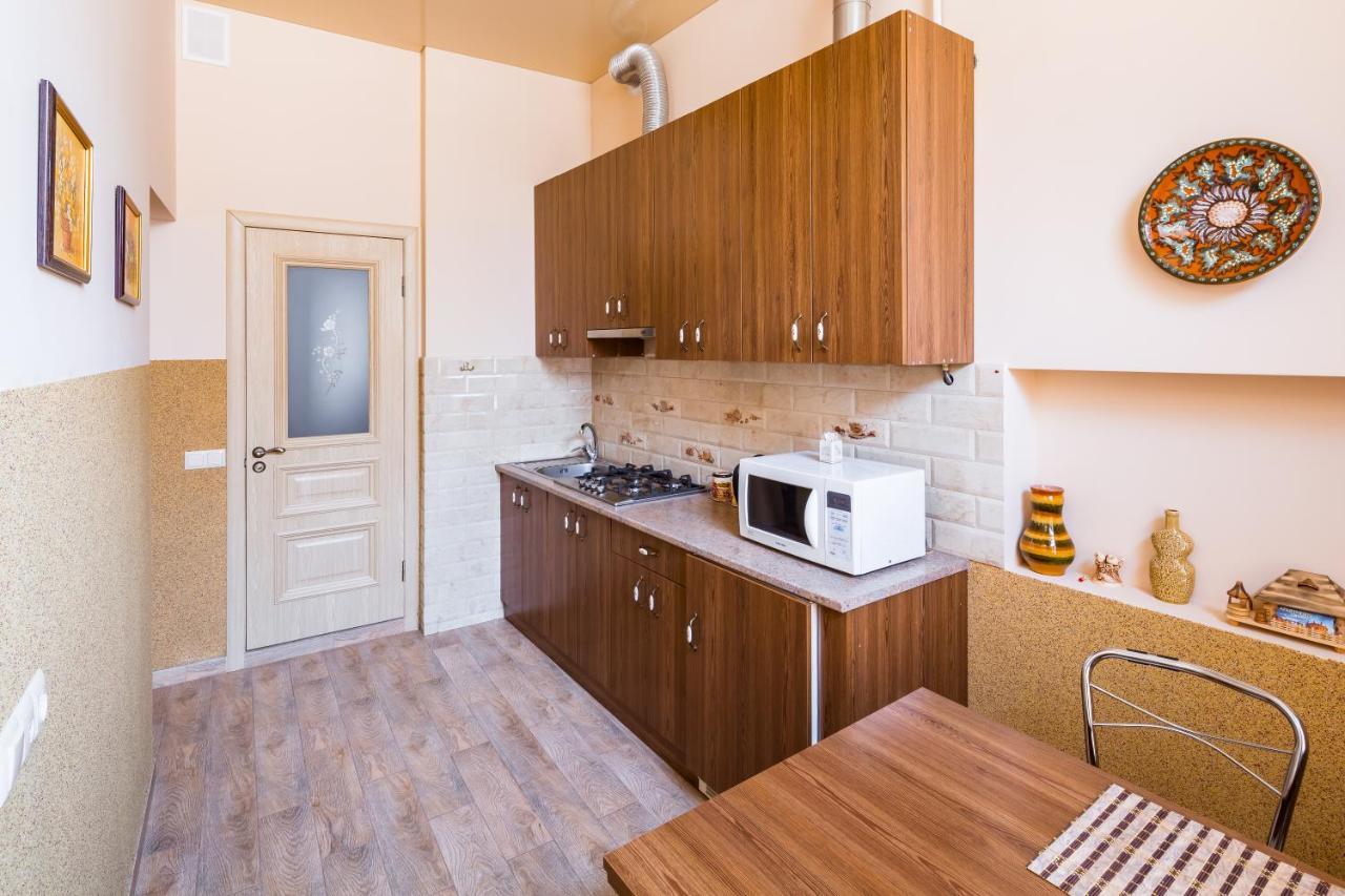 Apartment On Lesya Kurbasa 7 Лвив Екстериор снимка